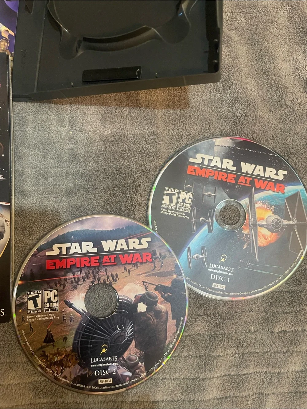 Star Wars: Empire at War (PC, CD-ROM 2006) with manual book Lot Of 2